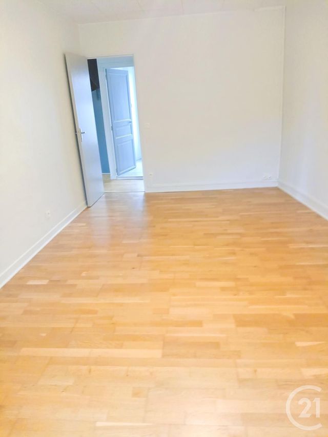 Appartement F3 à louer - 3 pièces - 82.95 m2 - GOURDON - 46 - MIDI-PYRENEES - Century 21 Lantoine Olivry Associés