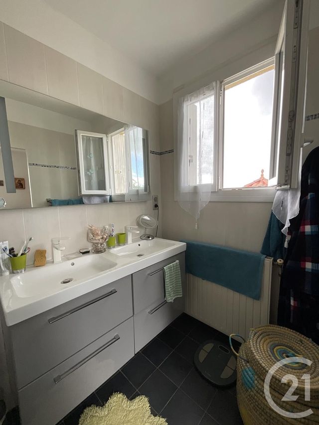 Afficher la photo en grand maison à vendre - 7 pièces - 148.6 m2 - GOURDON - 46 - MIDI-PYRENEES - Century 21 Lantoine Olivry Associés