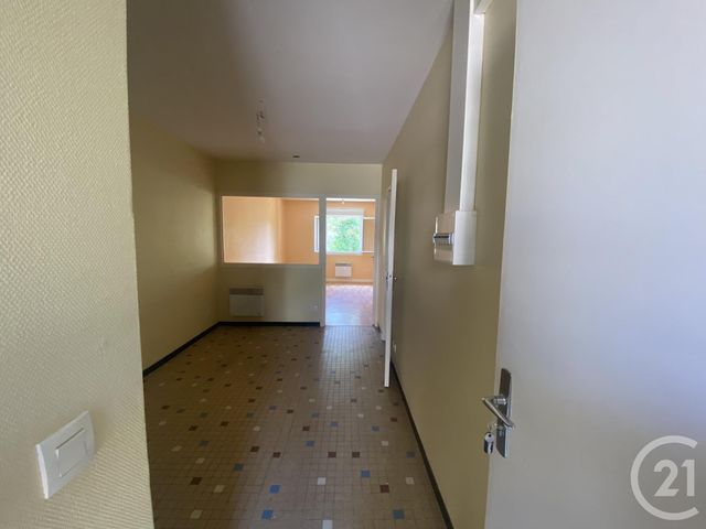 Afficher la photo en grand immeuble à vendre - 198.23 m2 - GOURDON - 46 - MIDI-PYRENEES - Century 21 Lantoine Olivry Associés