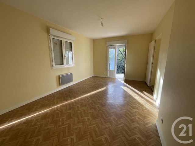Afficher la photo en grand immeuble à vendre - 198.23 m2 - GOURDON - 46 - MIDI-PYRENEES - Century 21 Lantoine Olivry Associés