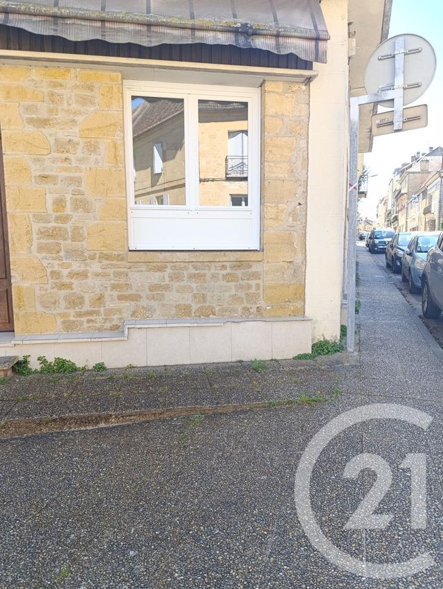 Afficher la photo en grand Appartement Studio à louer - 1 pièce - 38.11 m2 - GOURDON - 46 - MIDI-PYRENEES - Century 21 Lantoine Olivry Associés