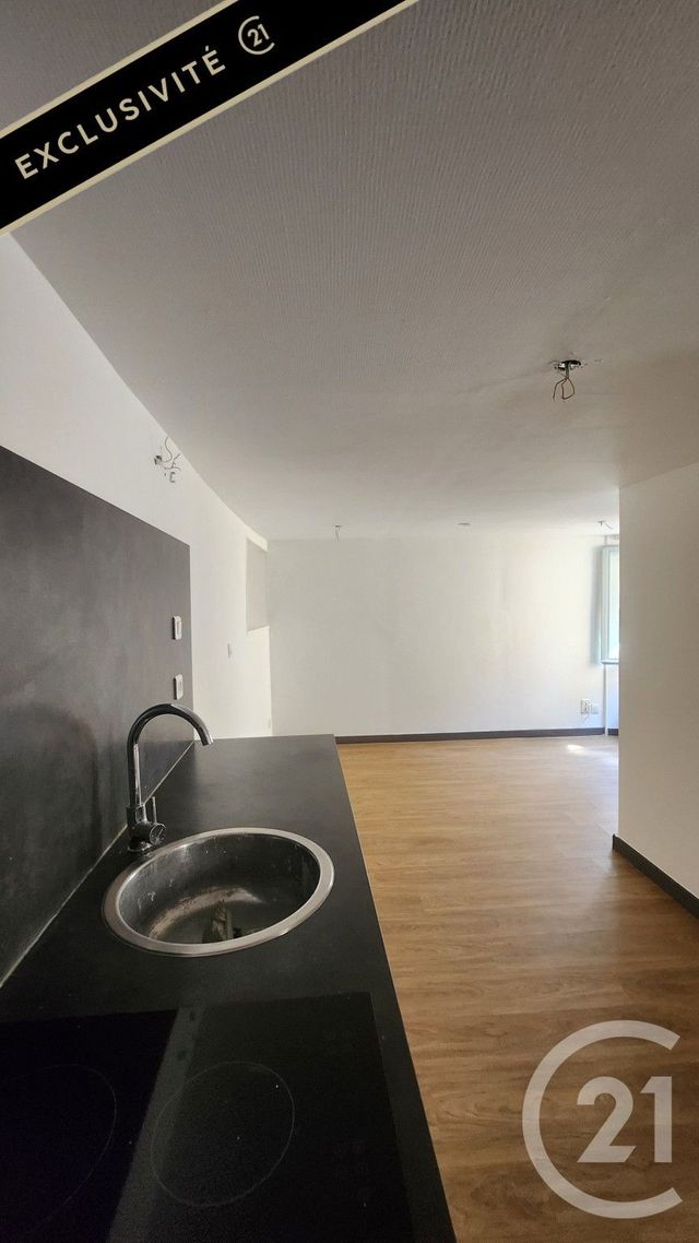 Afficher la photo en grand immeuble à vendre - 86.0 m2 - GOURDON - 46 - MIDI-PYRENEES - Century 21 Lantoine Olivry Associés