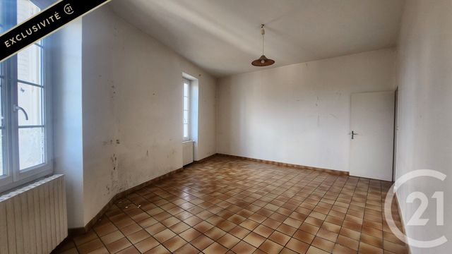 Appartement T3 à vendre - 3 pièces - 79.6 m2 - GOURDON - 46 - MIDI-PYRENEES - Century 21 Lantoine Olivry Associés