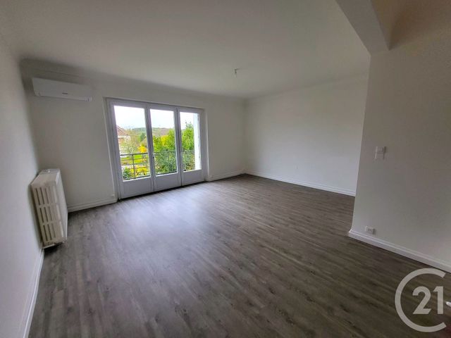 Appartement F4 à louer - 4 pièces - 96.2 m2 - GOURDON - 46 - MIDI-PYRENEES - Century 21 Lantoine Olivry Associés