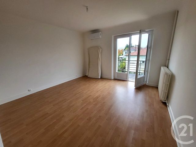 Appartement F4 à louer - 4 pièces - 96.2 m2 - GOURDON - 46 - MIDI-PYRENEES - Century 21 Lantoine Olivry Associés
