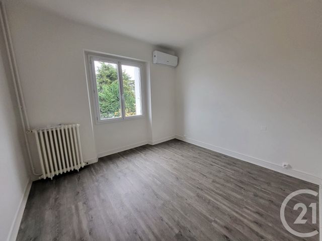 Appartement F4 à louer - 4 pièces - 96.2 m2 - GOURDON - 46 - MIDI-PYRENEES - Century 21 Lantoine Olivry Associés