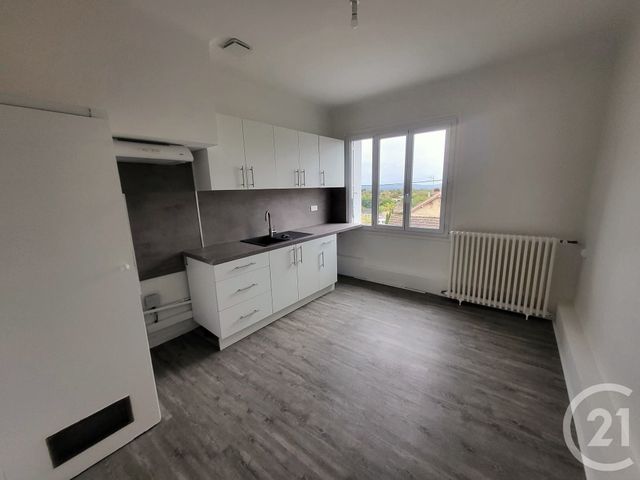 Appartement F4 à louer - 4 pièces - 96.2 m2 - GOURDON - 46 - MIDI-PYRENEES - Century 21 Lantoine Olivry Associés