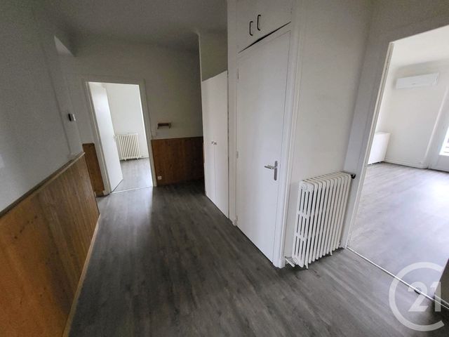 Appartement F4 à louer - 4 pièces - 96.2 m2 - GOURDON - 46 - MIDI-PYRENEES - Century 21 Lantoine Olivry Associés