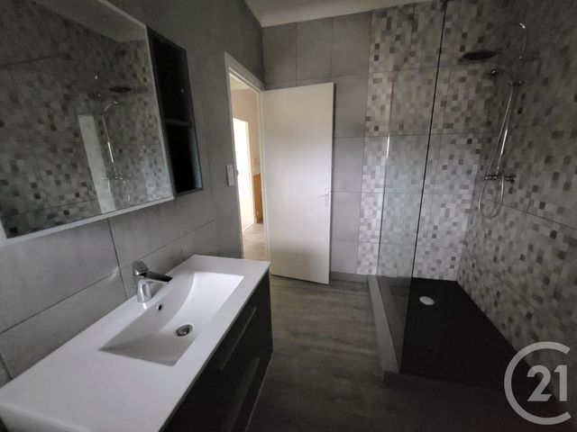 Appartement F4 à louer - 4 pièces - 96.2 m2 - GOURDON - 46 - MIDI-PYRENEES - Century 21 Lantoine Olivry Associés
