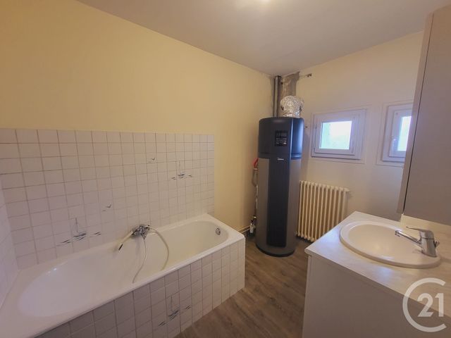 Appartement F4 à louer - 4 pièces - 98.19 m2 - GOURDON - 46 - MIDI-PYRENEES - Century 21 Lantoine Olivry Associés