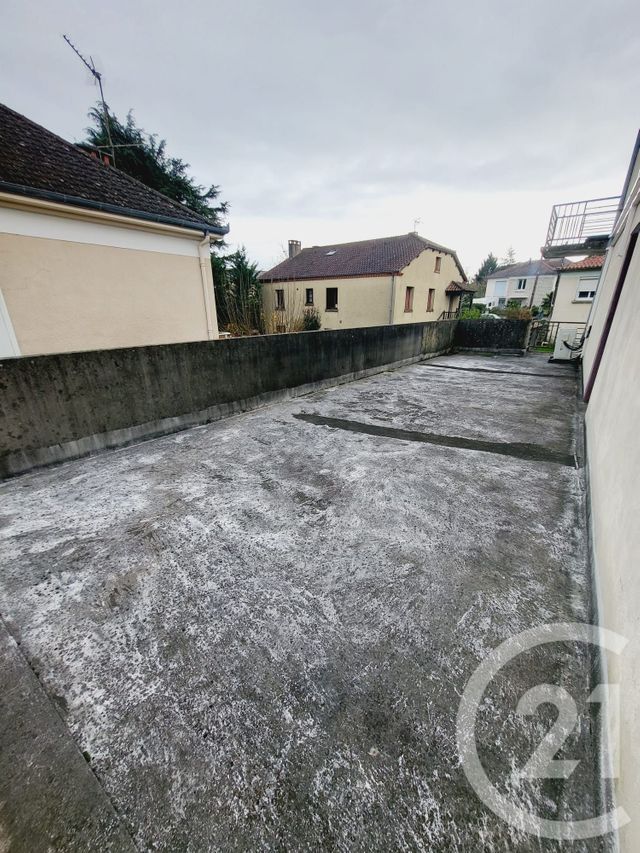 Appartement F4 à louer - 4 pièces - 98.19 m2 - GOURDON - 46 - MIDI-PYRENEES - Century 21 Lantoine Olivry Associés