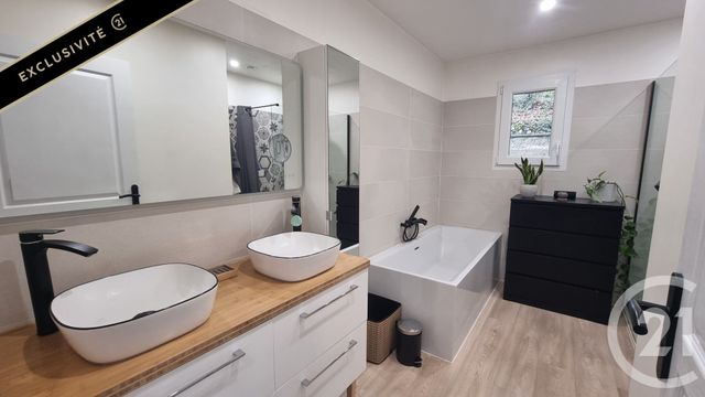 maison à vendre - 4 pièces - 114.7 m2 - CENAC ET ST JULIEN - 24 - AQUITAINE - Century 21 Lantoine Olivry Associés