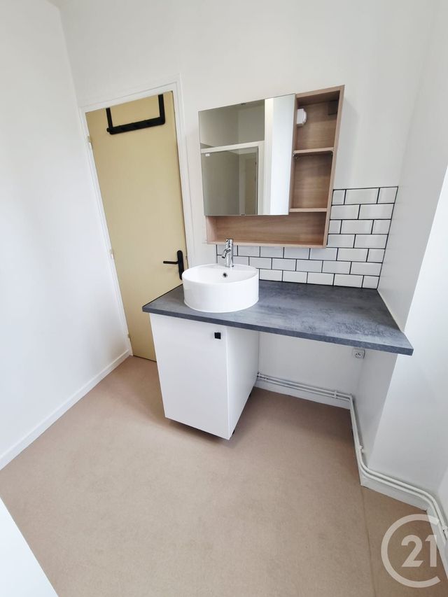 Appartement F2 à louer - 2 pièces - 38.28 m2 - GOURDON - 46 - MIDI-PYRENEES - Century 21 Lantoine Olivry Associés