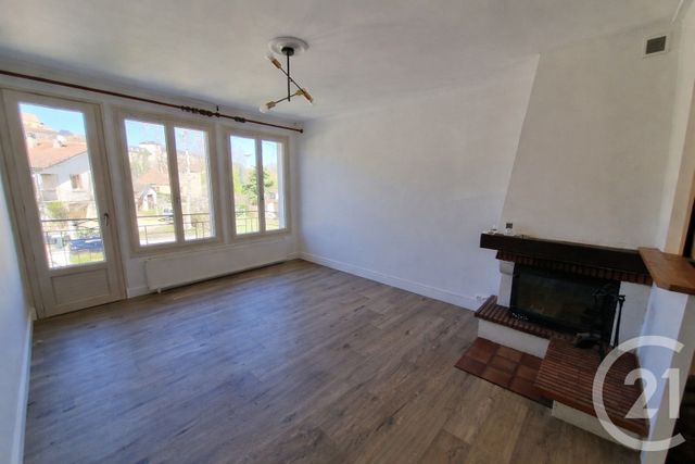 maison à louer - 5 pièces - 80.42 m2 - GOURDON - 46 - MIDI-PYRENEES - Century 21 Lantoine Olivry Associés