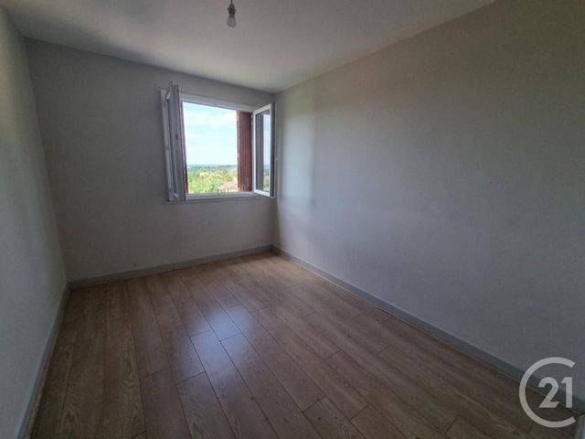 Appartement F3 à louer - 3 pièces - 64.13 m2 - GOURDON - 46 - MIDI-PYRENEES - Century 21 Lantoine Olivry Associés