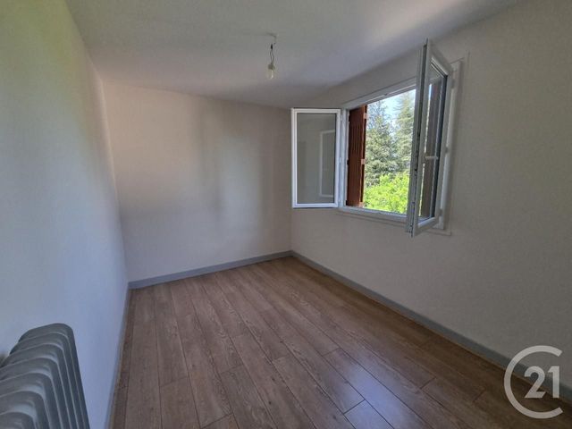 Appartement F3 à louer - 3 pièces - 64.13 m2 - GOURDON - 46 - MIDI-PYRENEES - Century 21 Lantoine Olivry Associés