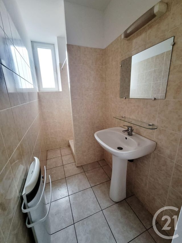 Appartement F3 à louer - 3 pièces - 51.68 m2 - GOURDON - 46 - MIDI-PYRENEES - Century 21 Lantoine Olivry Associés