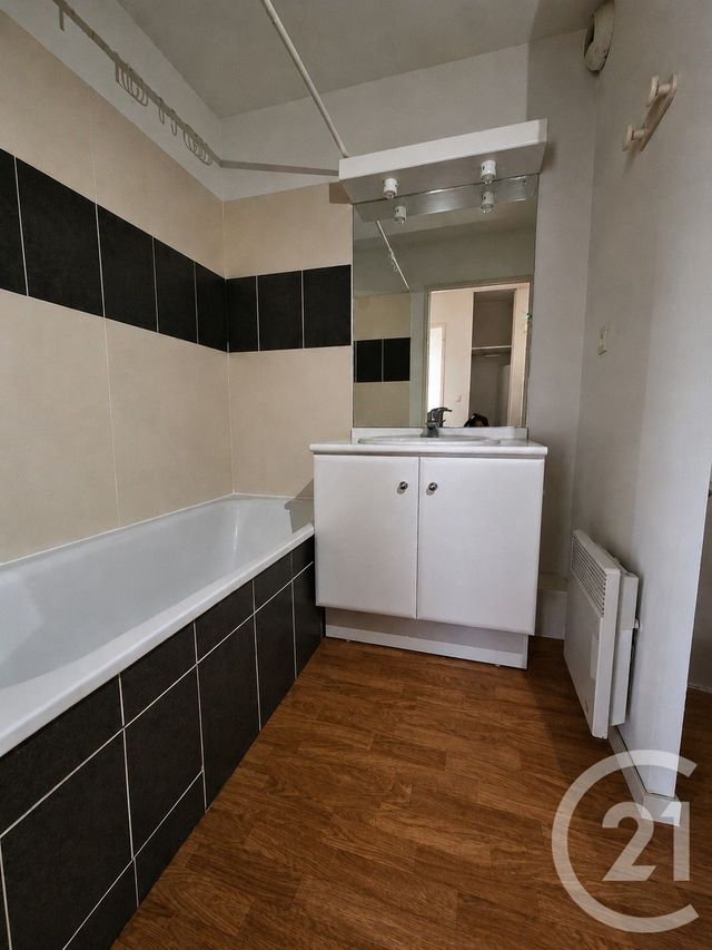 Appartement F2 à louer - 2 pièces - 40.46 m2 - GOURDON - 46 - MIDI-PYRENEES - Century 21 Lantoine Olivry Associés