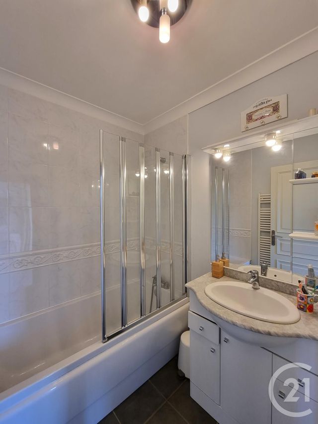 Afficher la photo en grand maison à vendre - 8 pièces - 170.0 m2 - CENAC ET ST JULIEN - 24 - AQUITAINE - Century 21 Lantoine Olivry Associés