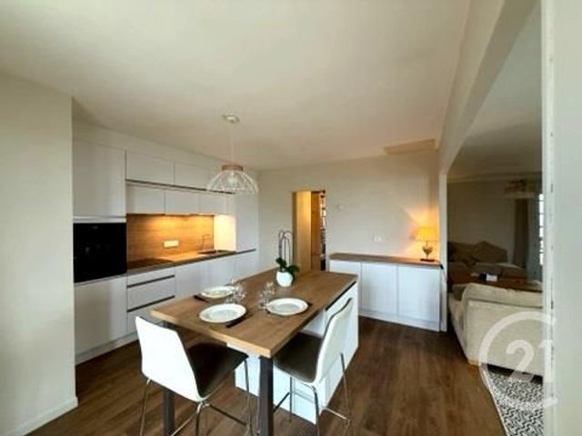 Afficher la photo en grand maison à vendre - 8 pièces - 170.0 m2 - CENAC ET ST JULIEN - 24 - AQUITAINE - Century 21 Lantoine Olivry Associés